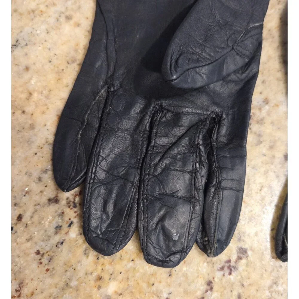 Vintage Womens Size L 7.5 Black Leather Lined Short Gloves Fownes Costume Witch